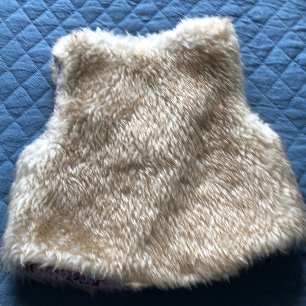 ❤️3X20 TORI SPELLING FURRY REVERSIBLE VEST | 3 - Picture 4 of 8